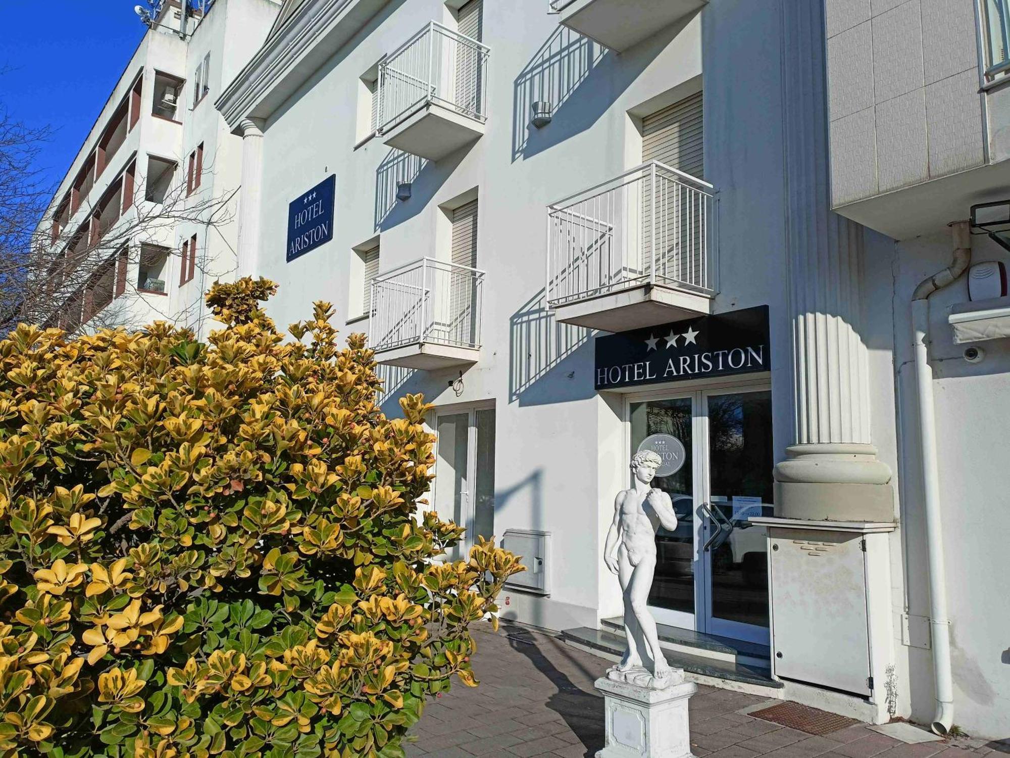 Hotel Ariston Imperial Porto Garibaldi Buitenkant foto