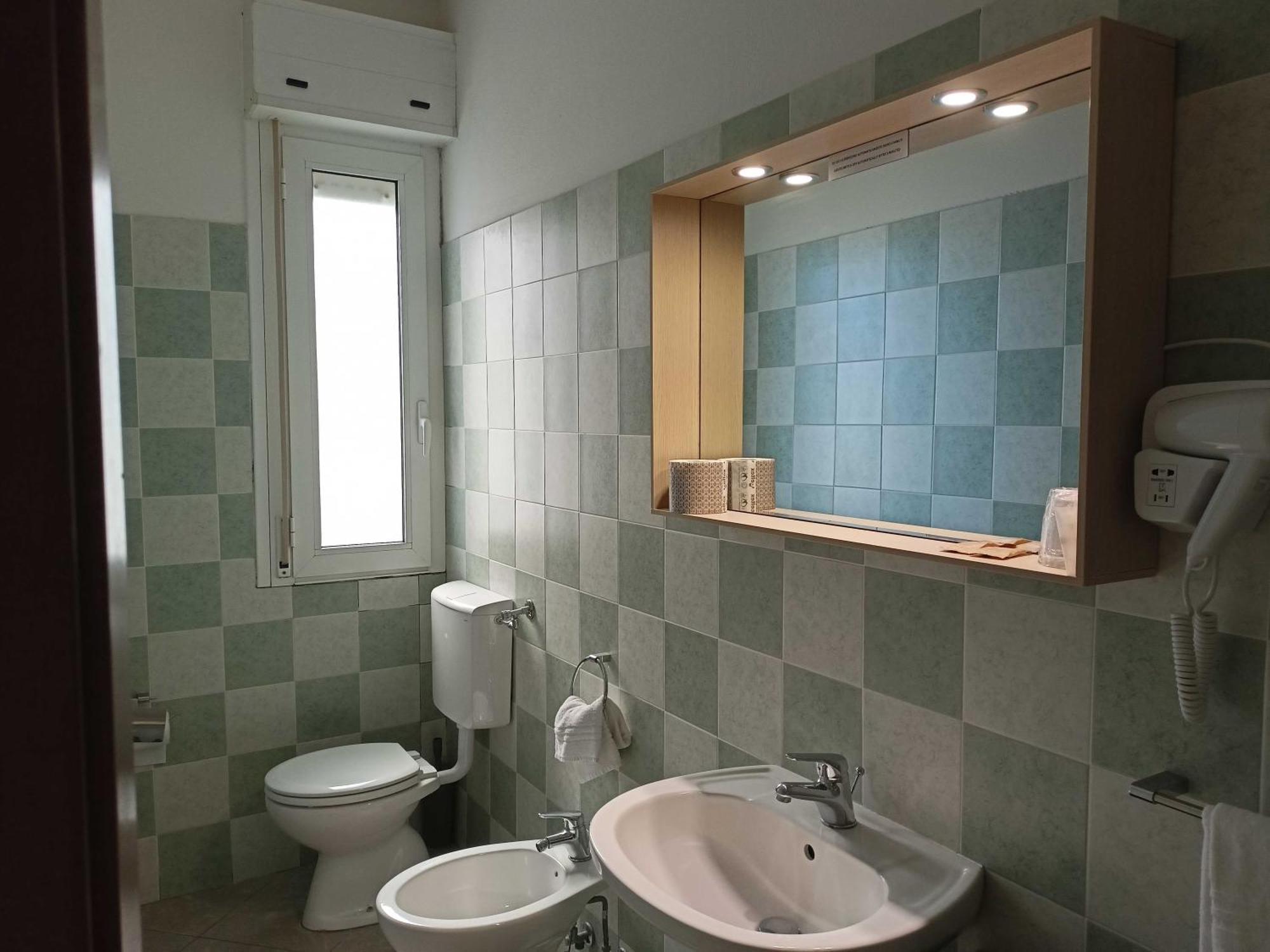 Hotel Ariston Imperial Porto Garibaldi Buitenkant foto