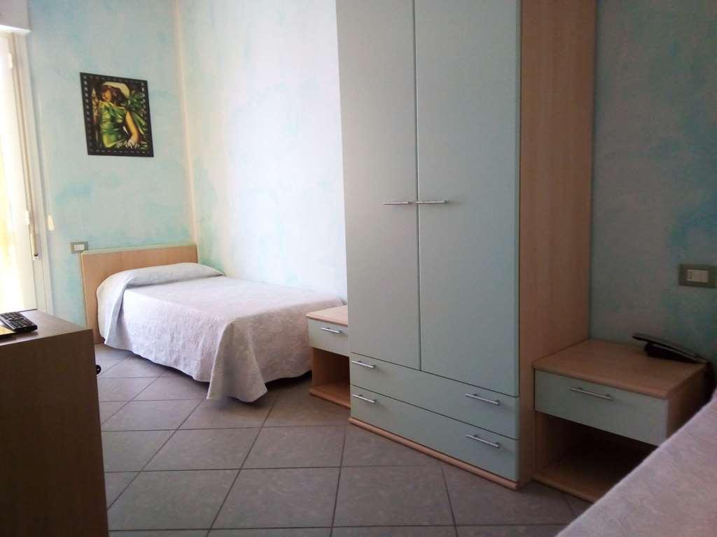 Hotel Ariston Imperial Porto Garibaldi Kamer foto